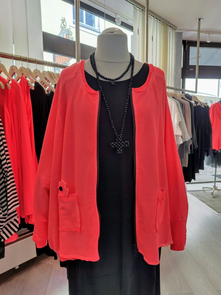 PLÜ PLUSLAVIE Jacke Coral , Kreuzkette, Overall schwarz