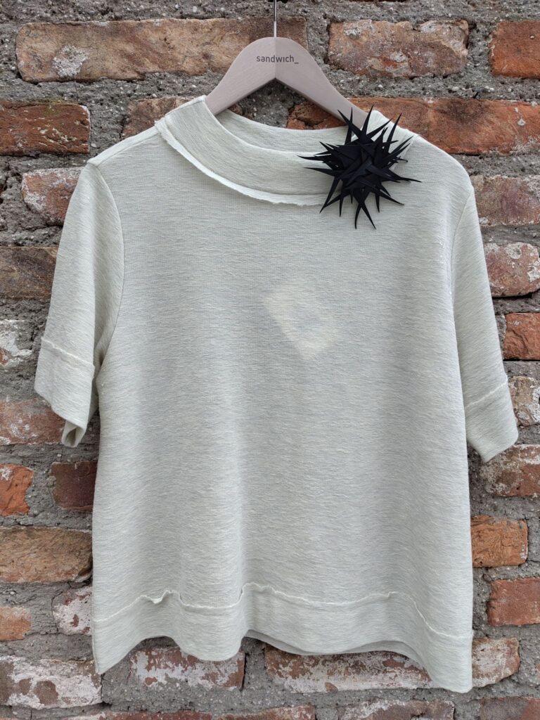 Magnetbrosche schwarz Unikat bei Stilecht Tatjana Armbruster Erding