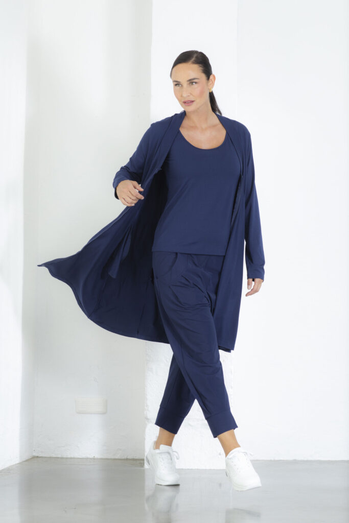 Anastasia by Kampeas blaue Hose Top und Jacke