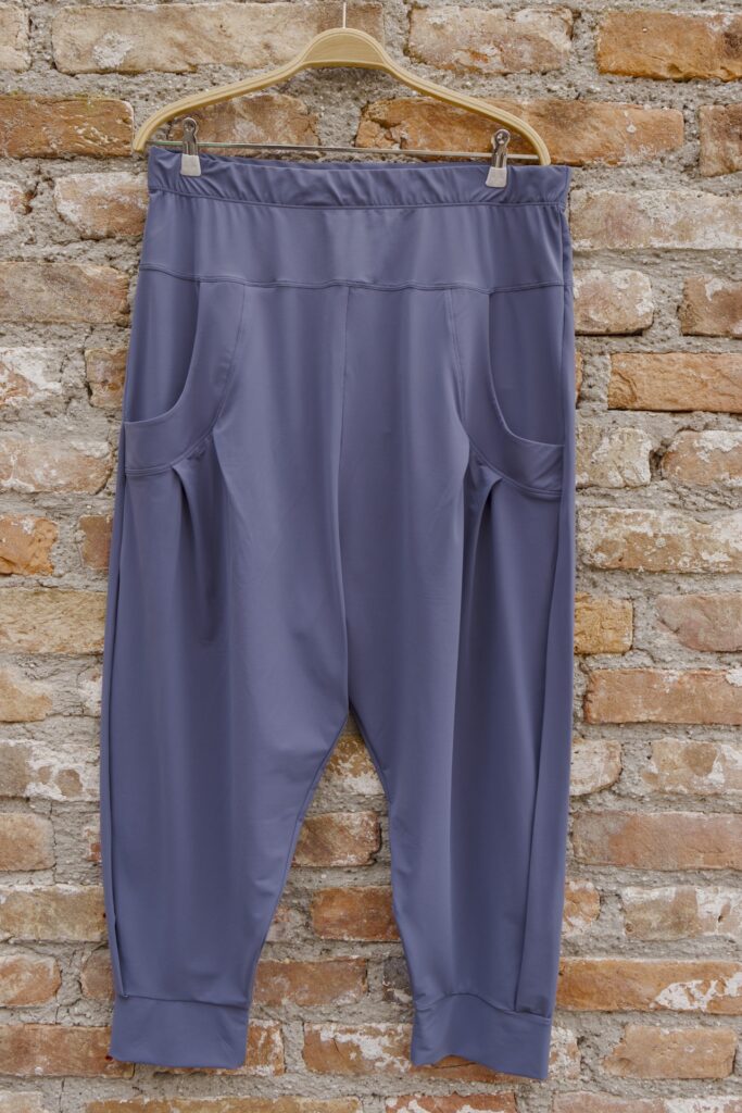 Anastasia by Kampeas Tiefschritthose rauchblau limitiert